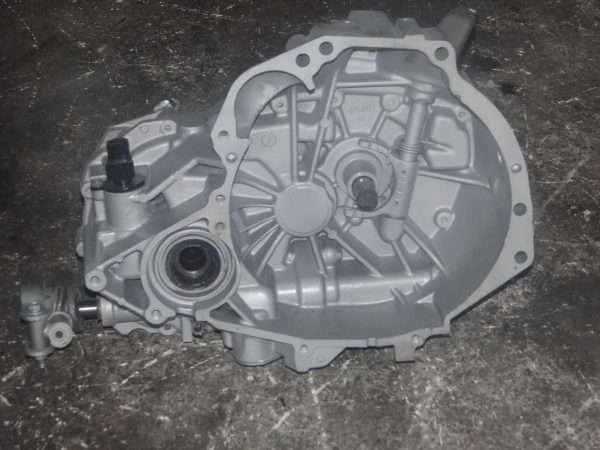 Nissan Primera  1.6  benzinli komple şanzıman